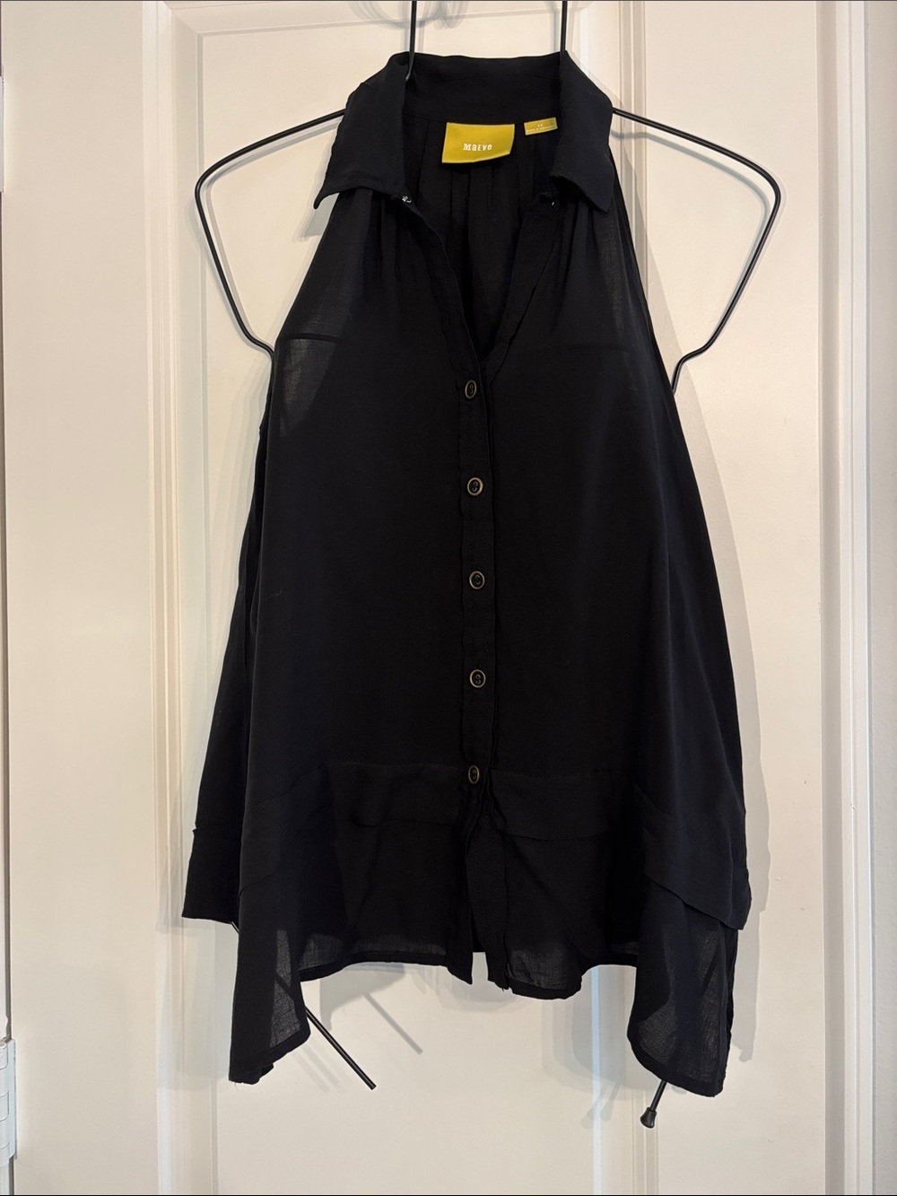 Maeve Black Sleeveless Button-Front racerback Blouse. Size 00